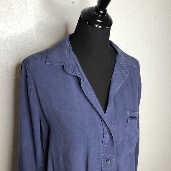 Anthropologie Cloth & Stone dark blue eyelet trim button down top size Medium - Picture 2 of 15